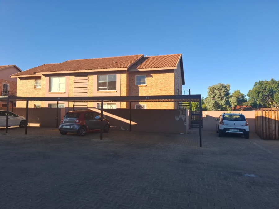 2 Bedroom Property for Sale in Pellissier Free State